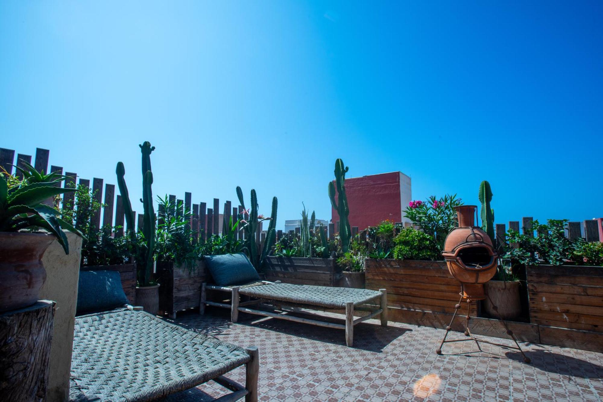 Anza Surfhouse Bed and Breakfast Agadir Exteriör bild