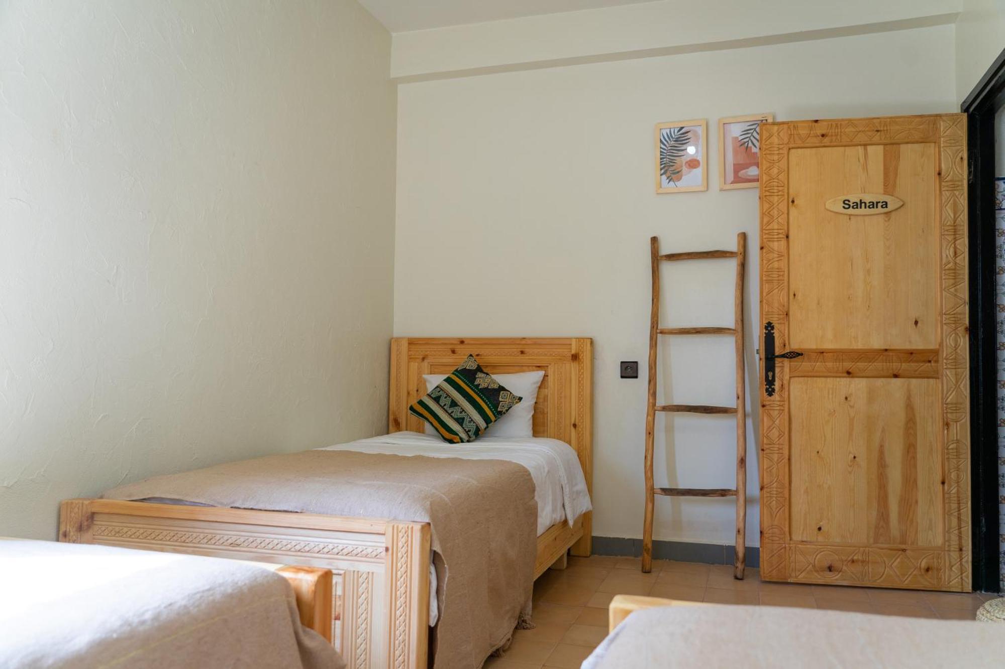 Anza Surfhouse Bed and Breakfast Agadir Exteriör bild