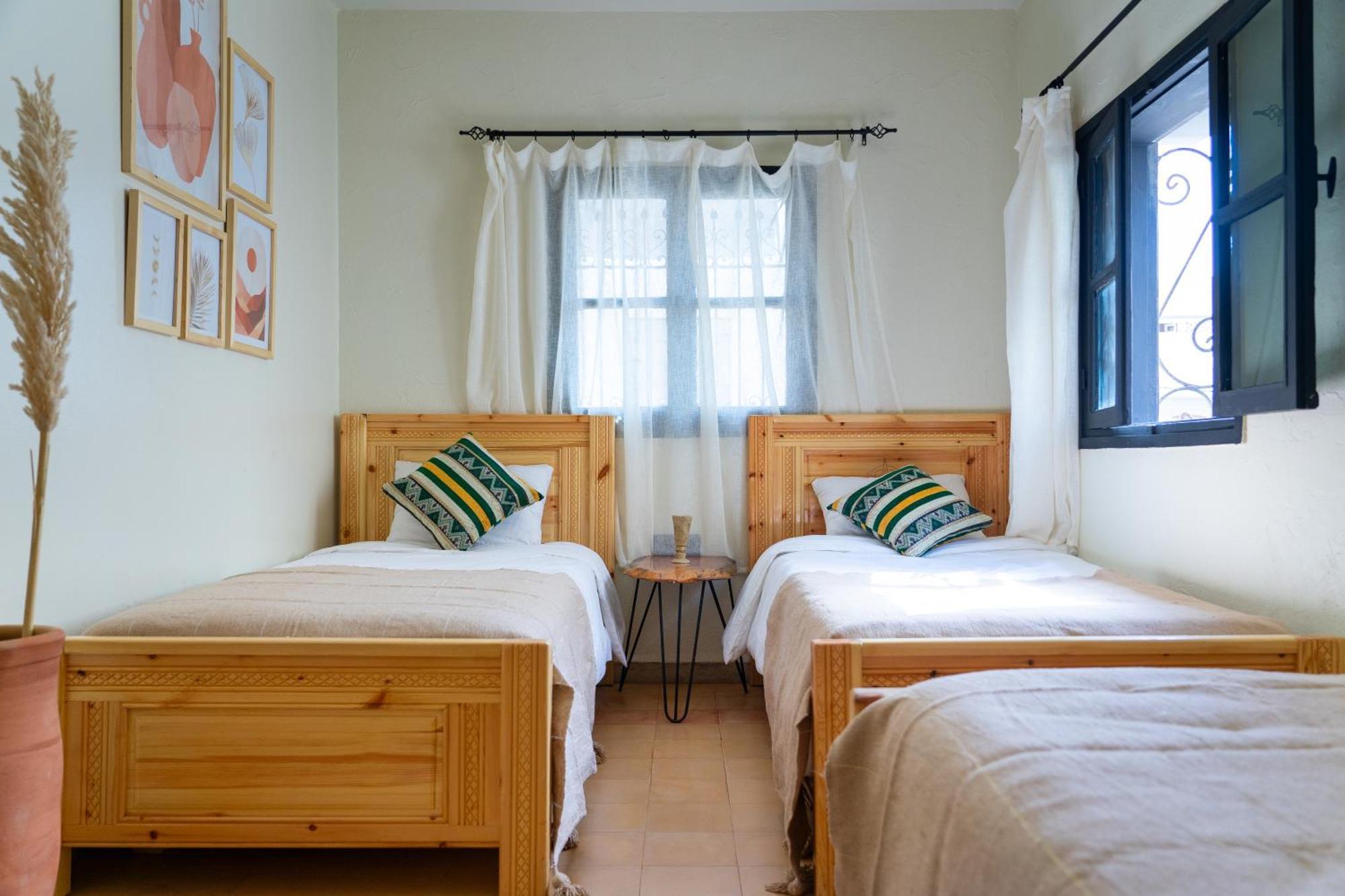 Anza Surfhouse Bed and Breakfast Agadir Exteriör bild