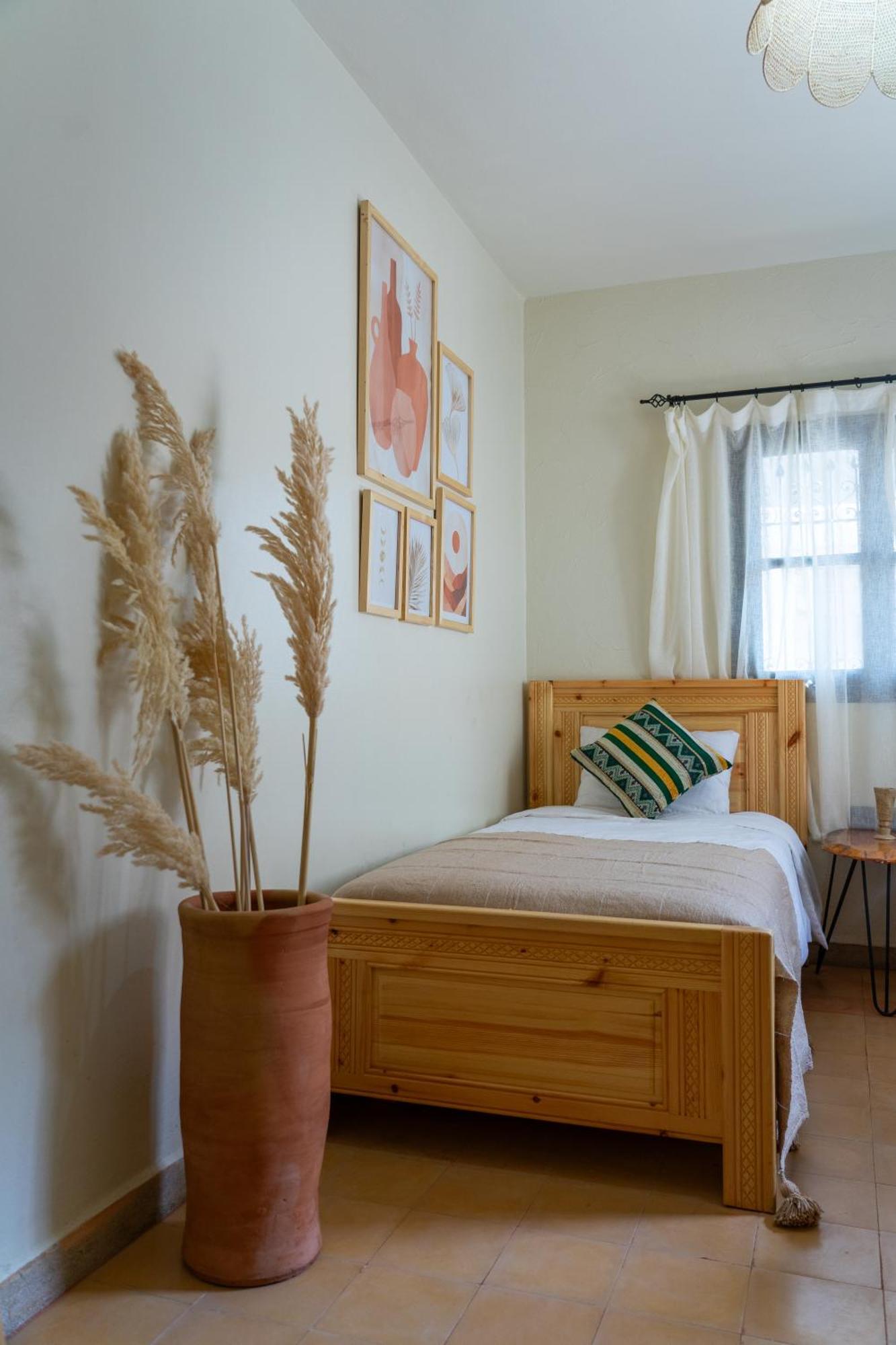 Anza Surfhouse Bed and Breakfast Agadir Exteriör bild