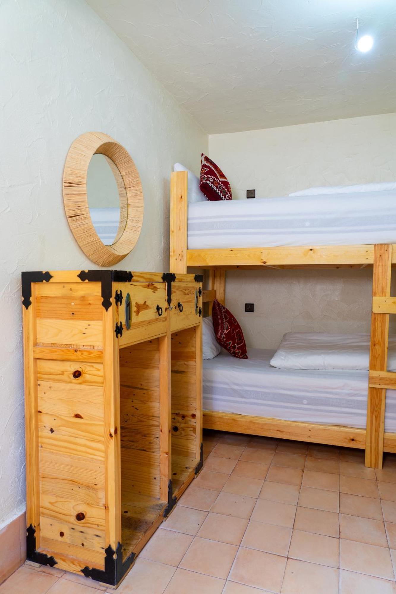 Anza Surfhouse Bed and Breakfast Agadir Exteriör bild