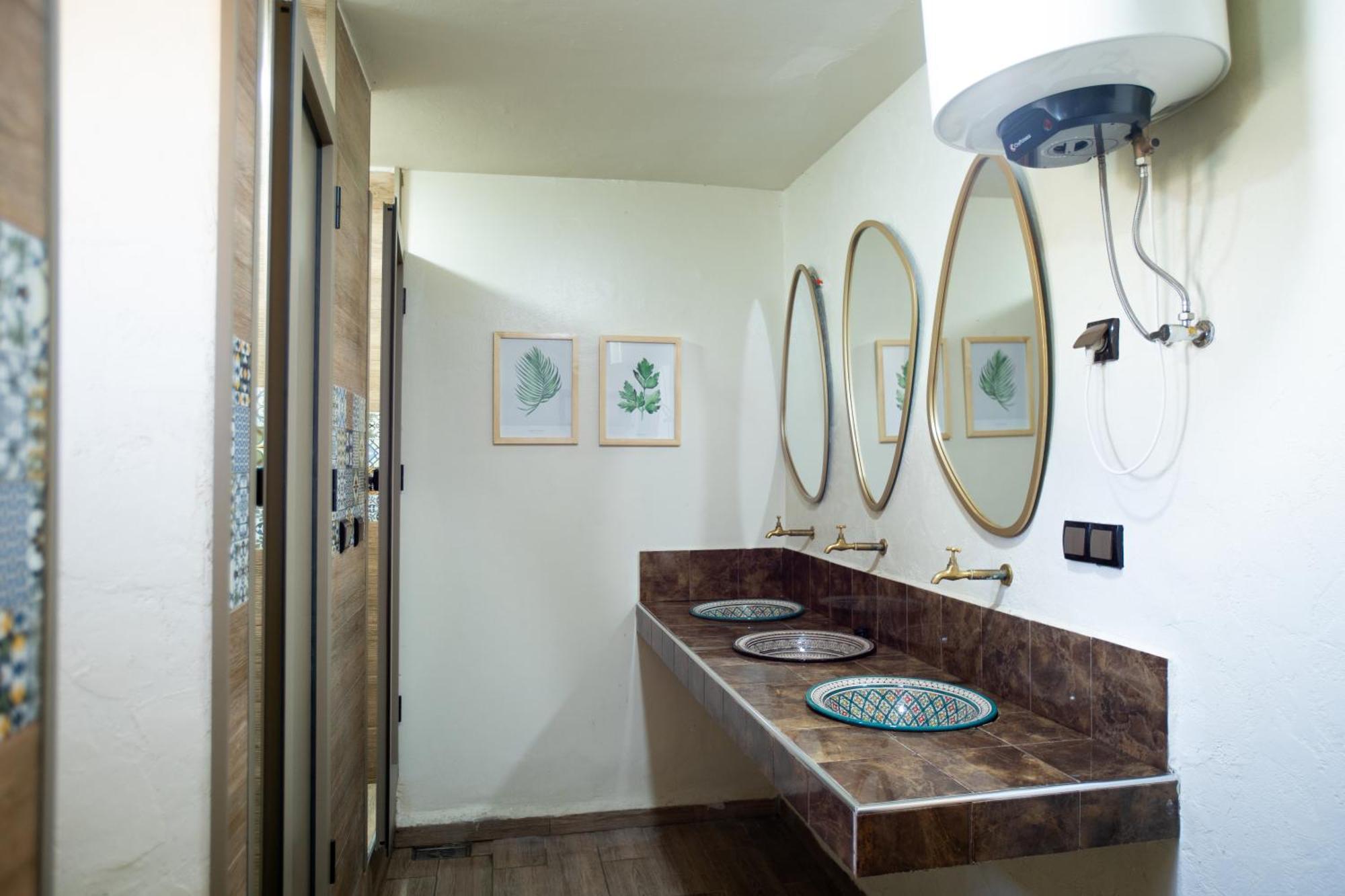 Anza Surfhouse Bed and Breakfast Agadir Exteriör bild