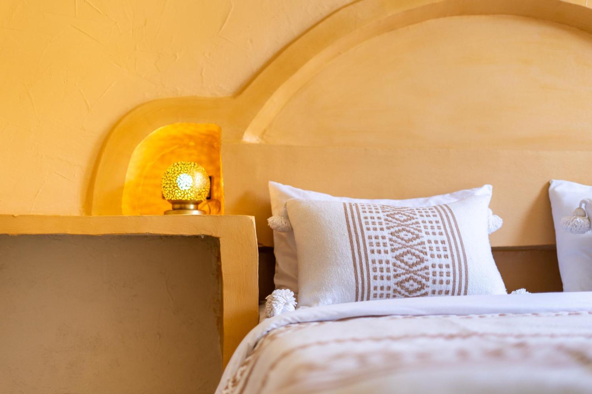 Anza Surfhouse Bed and Breakfast Agadir Exteriör bild