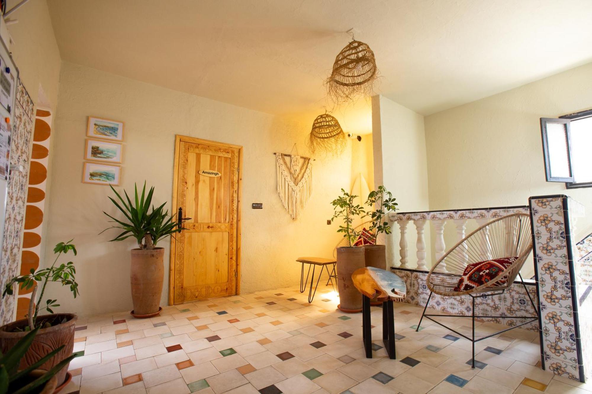 Anza Surfhouse Bed and Breakfast Agadir Exteriör bild